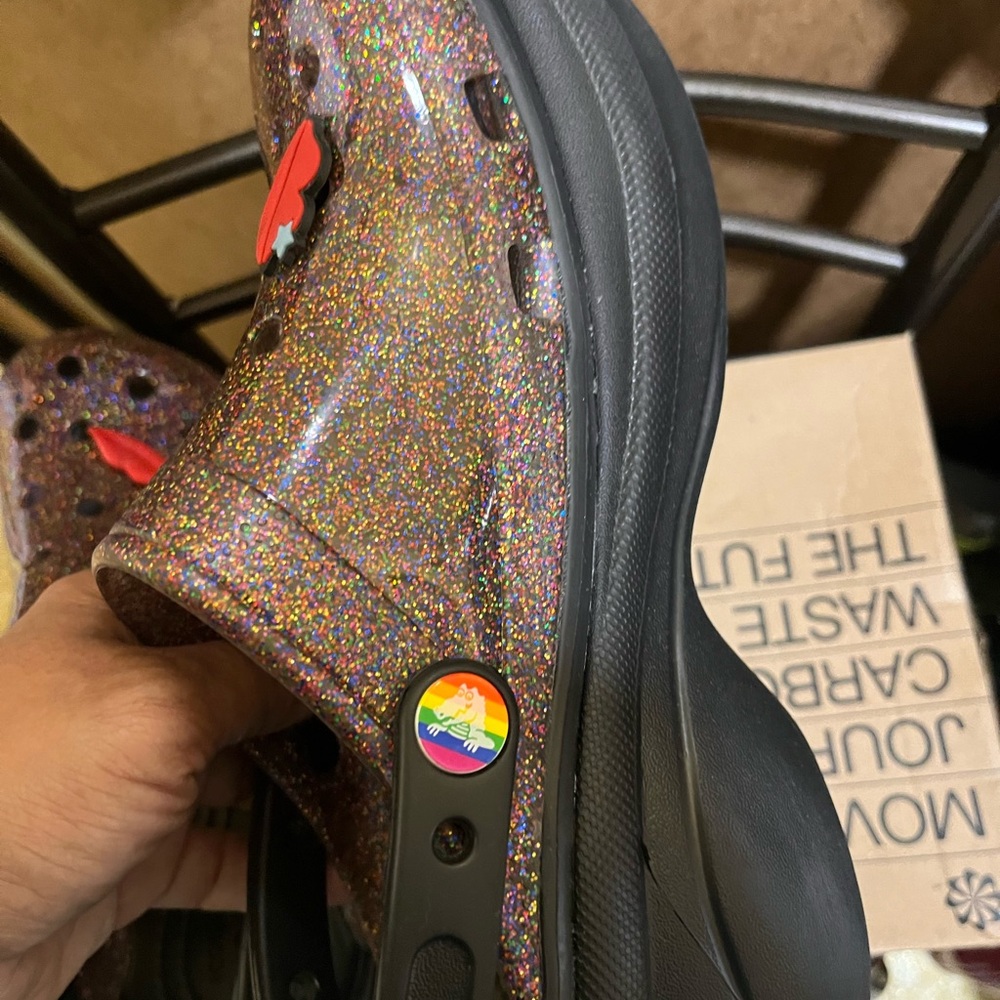 Crocs💜Size 7💜 - Picture 7 of 15